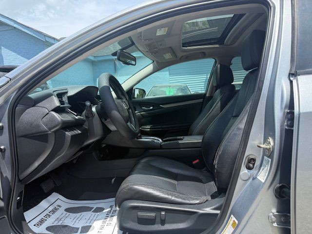 2017 Honda Civic Image 19