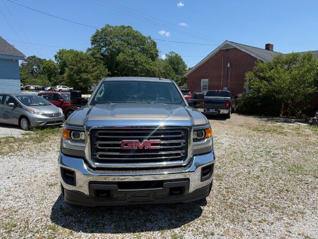 2017 GMC Sierra Image 2