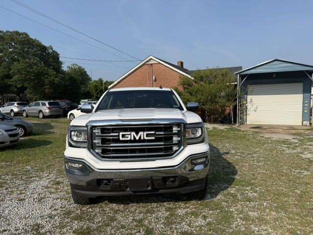 2017 GMC Sierra Image 2