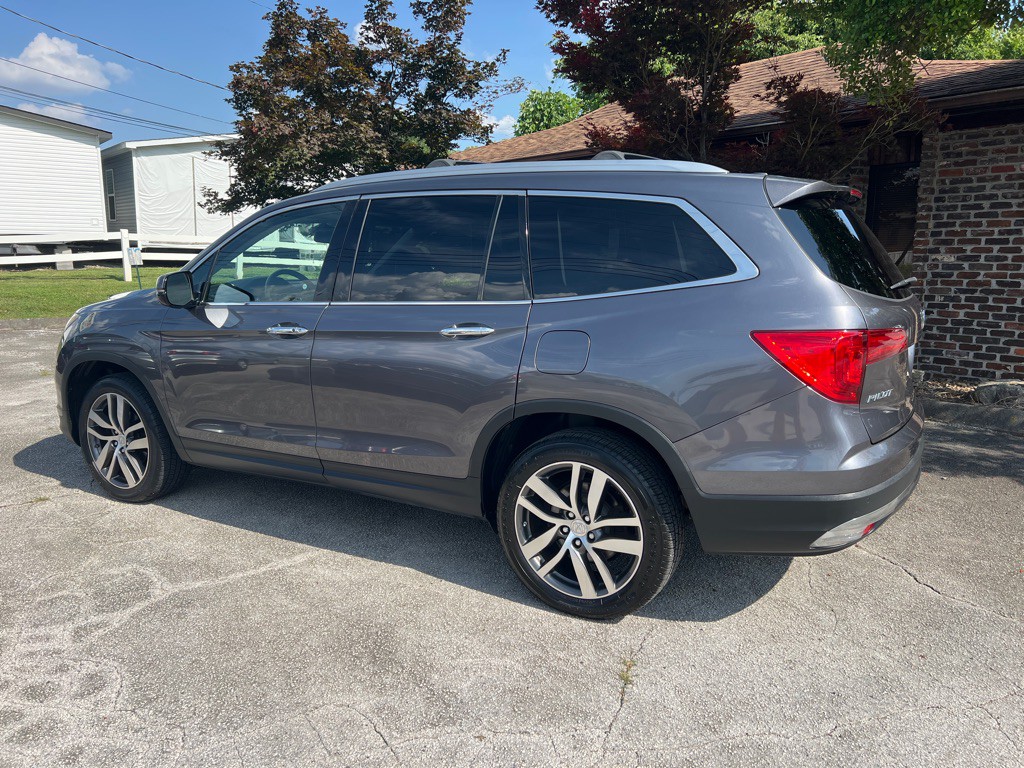 2017 Honda Pilot Image 2