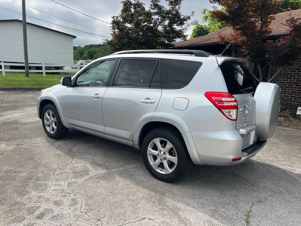 2011 Toyota Rav4 Image 2