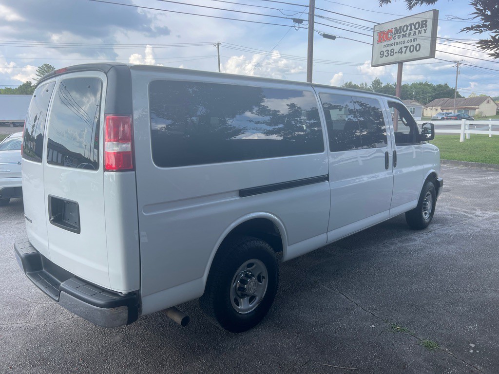 2019 Chevrolet Express Image 4