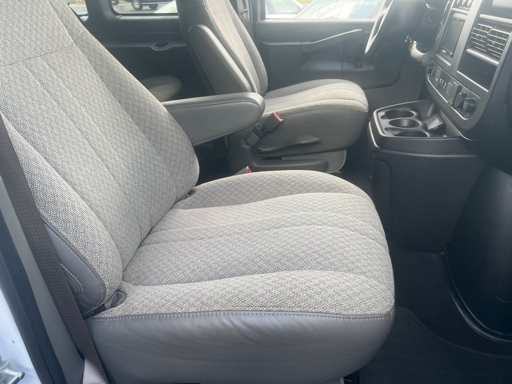 2019 Chevrolet Express Image 13