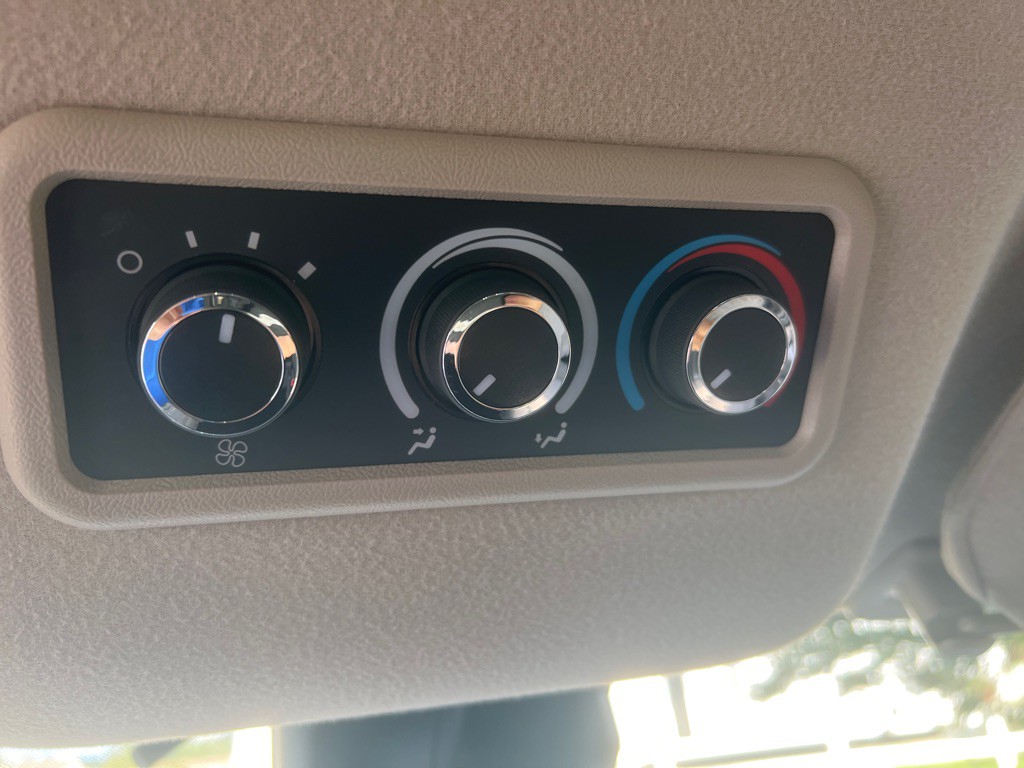 2019 Chevrolet Express Image 21