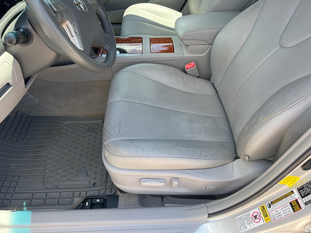 2011 Toyota Camry Image 8