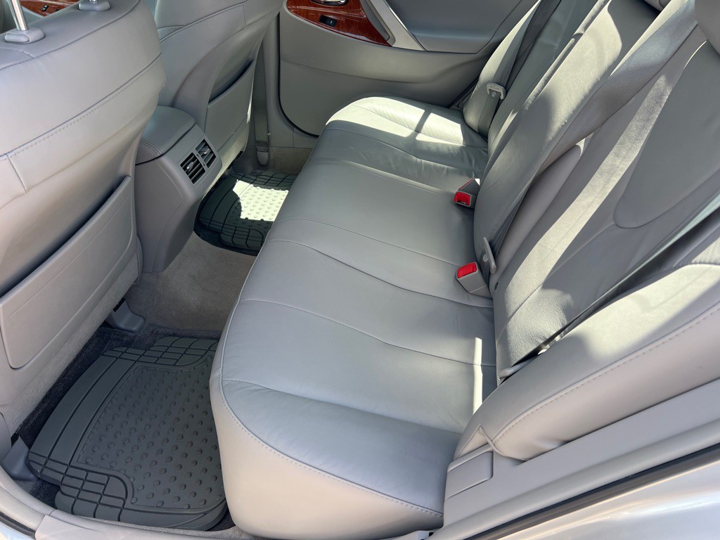 2011 Toyota Camry Image 9
