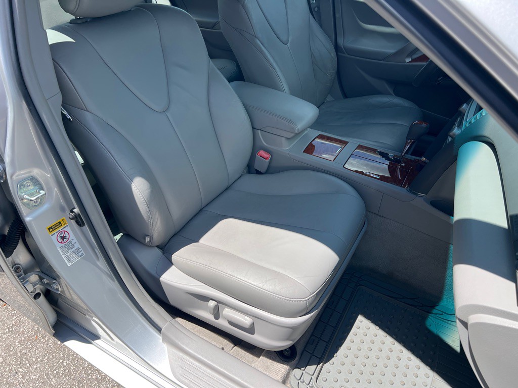 2011 Toyota Camry Image 12