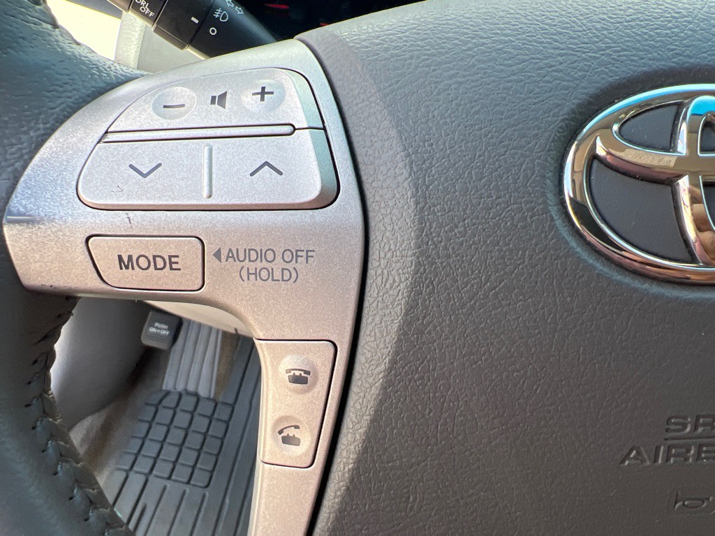 2011 Toyota Camry Image 14