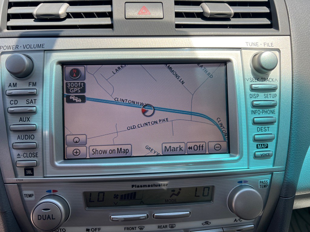 2011 Toyota Camry Image 18