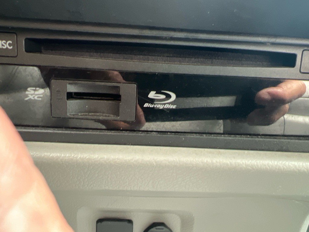 2015 Toyota Sienna Image 22