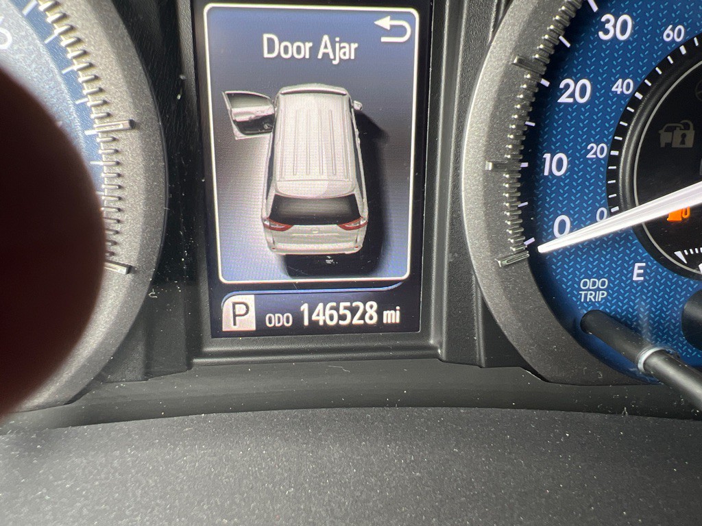 2015 Toyota Sienna Image 27