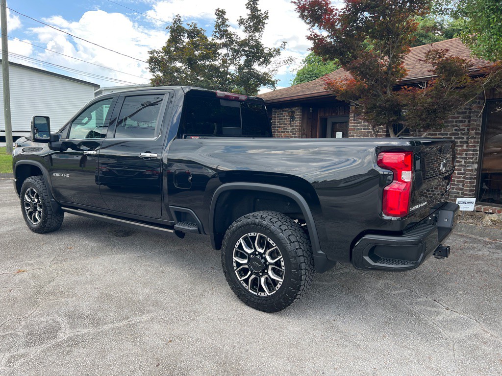 2022 Chevrolet Silverado 1500 Image 2