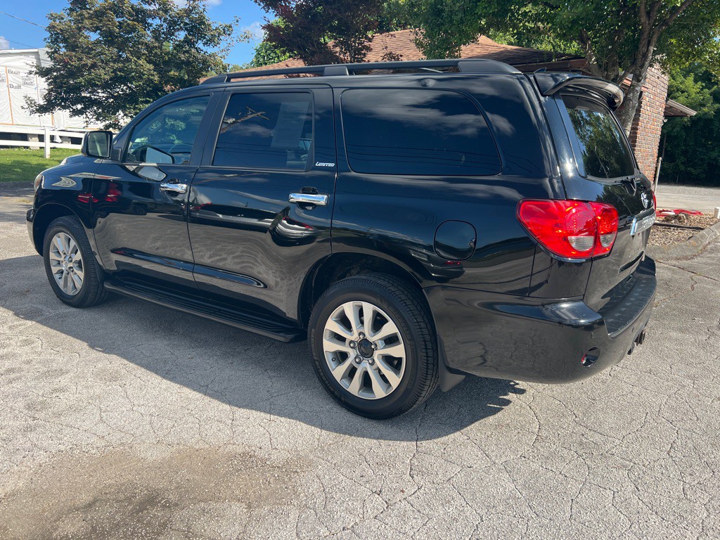 2012 Toyota Sequoia Image 2