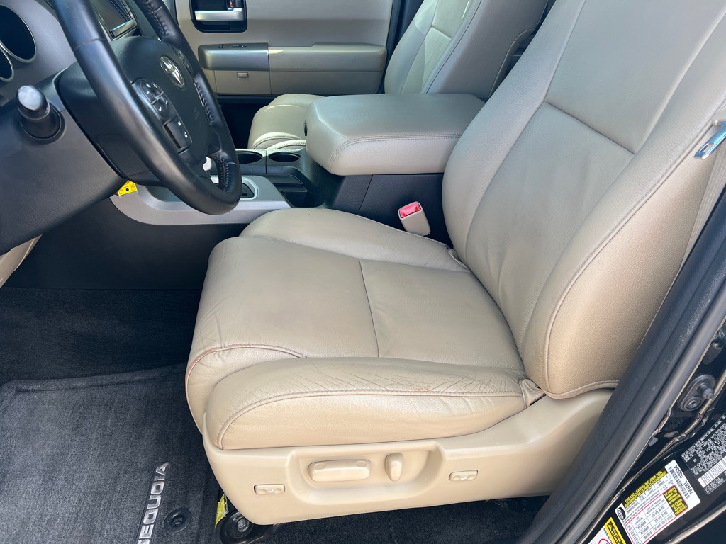 2012 Toyota Sequoia Image 8
