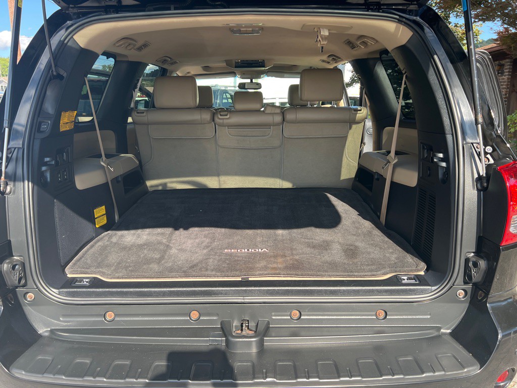 2012 Toyota Sequoia Image 10
