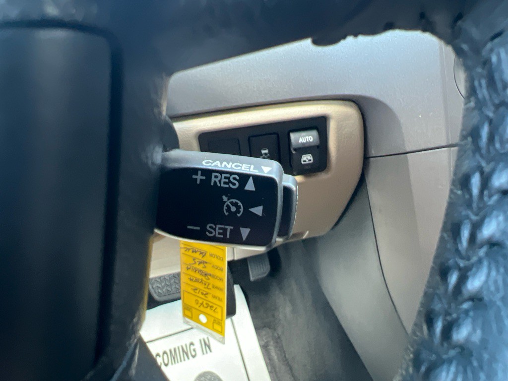 2012 Toyota Sequoia Image 16