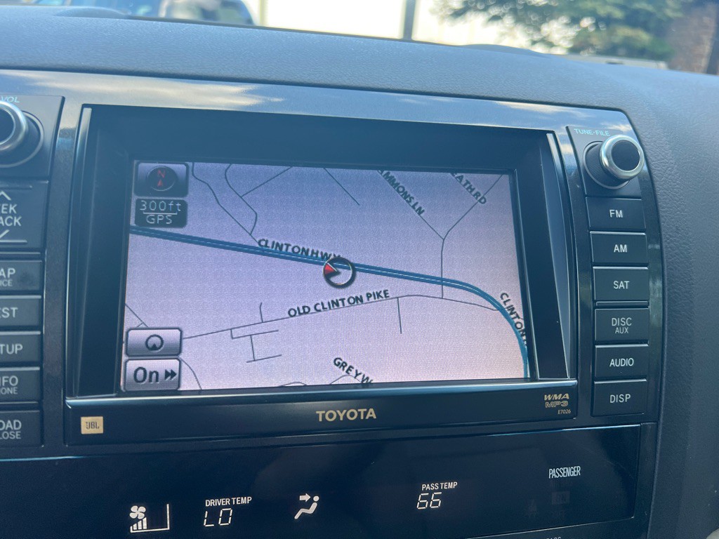 2012 Toyota Sequoia Image 20
