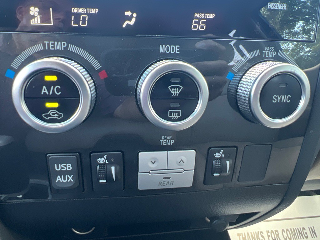 2012 Toyota Sequoia Image 21
