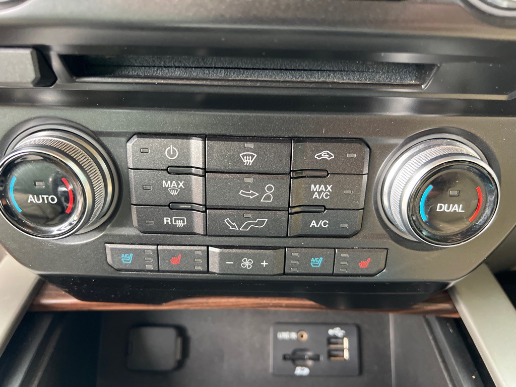 2015 Ford F-150 Image 18