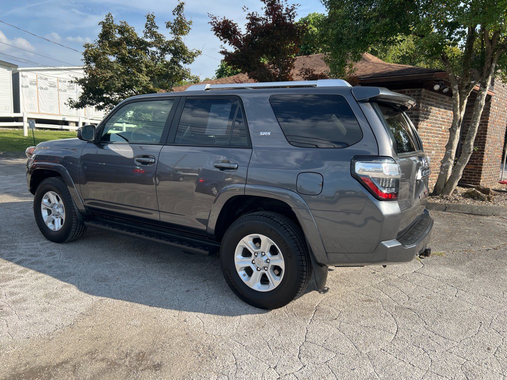 2015 Toyota 4Runner Image 2