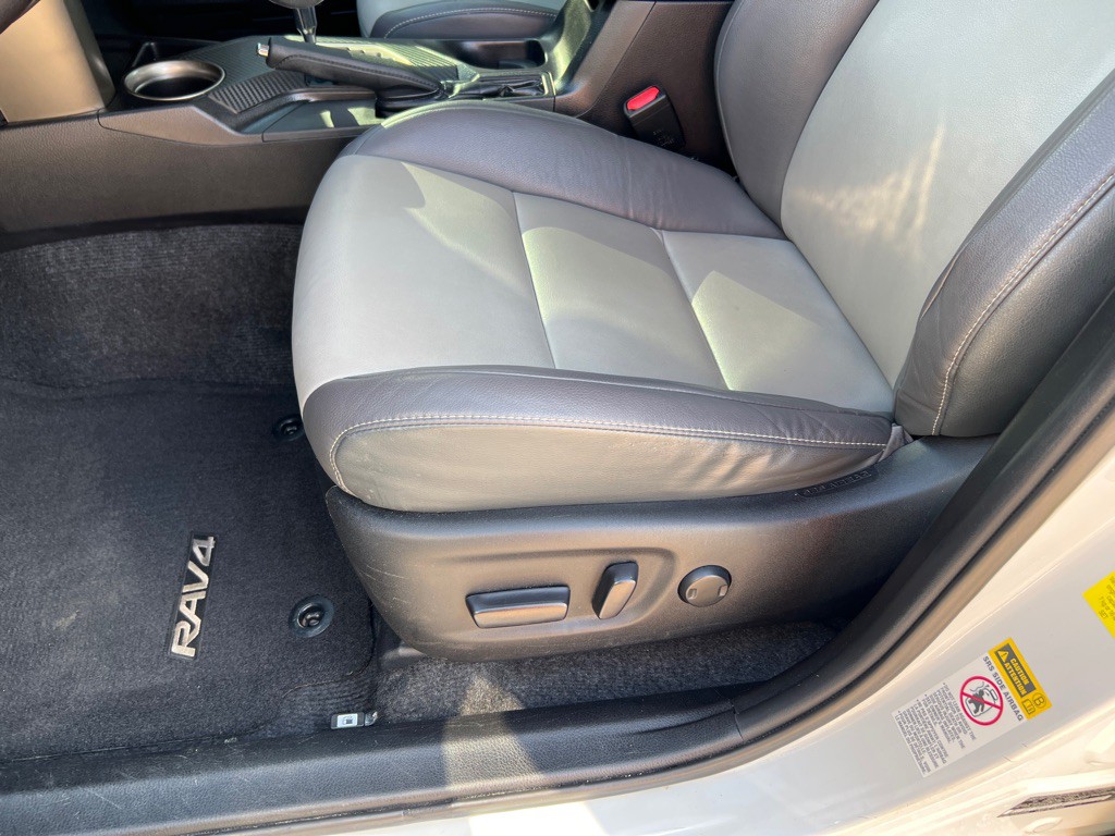 2015 Toyota Rav4 Image 8