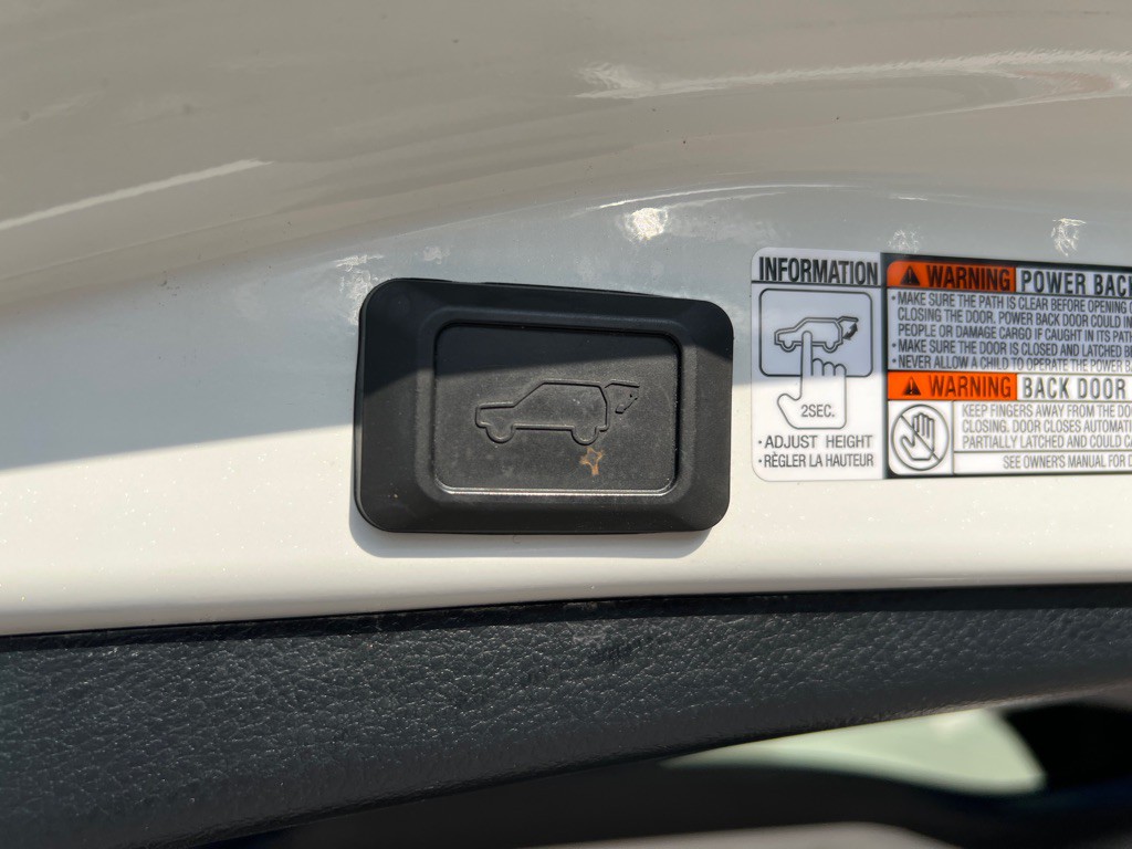 2015 Toyota Rav4 Image 12
