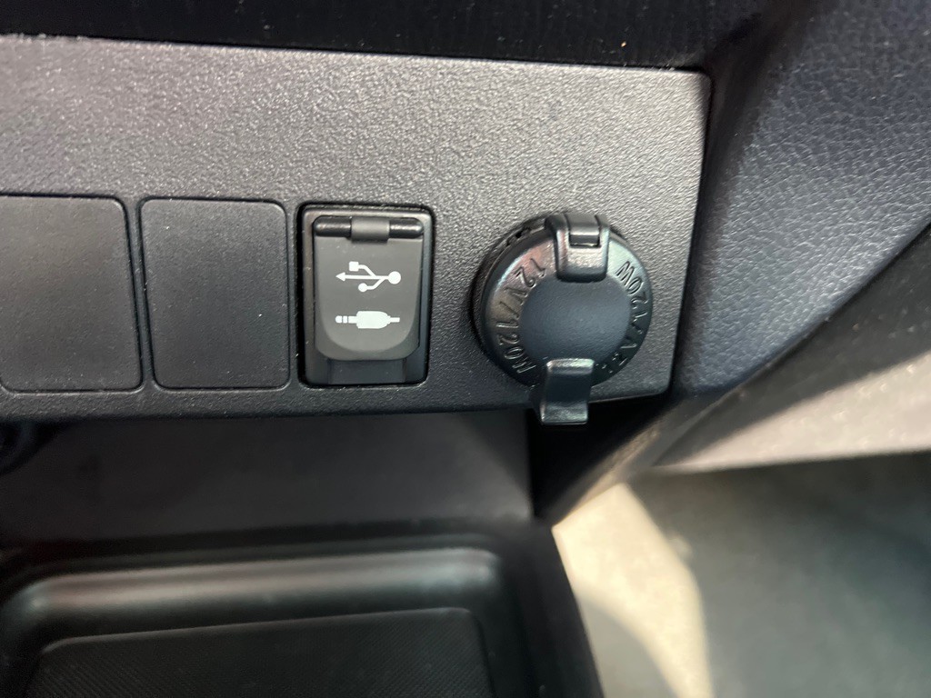 2015 Toyota Rav4 Image 17