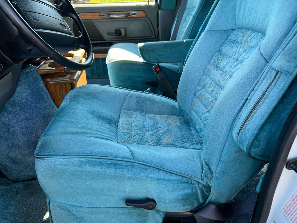 1996 Ford Econoline Image 12