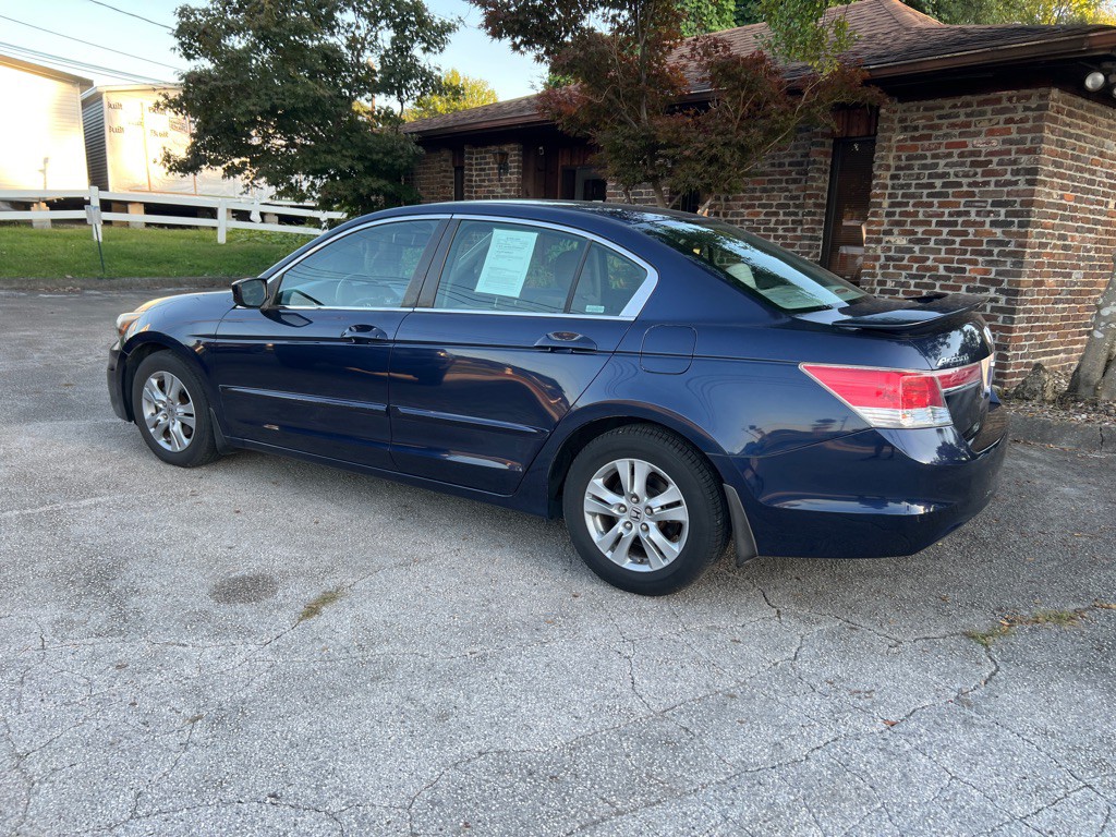 2011 Honda Accord Image 2