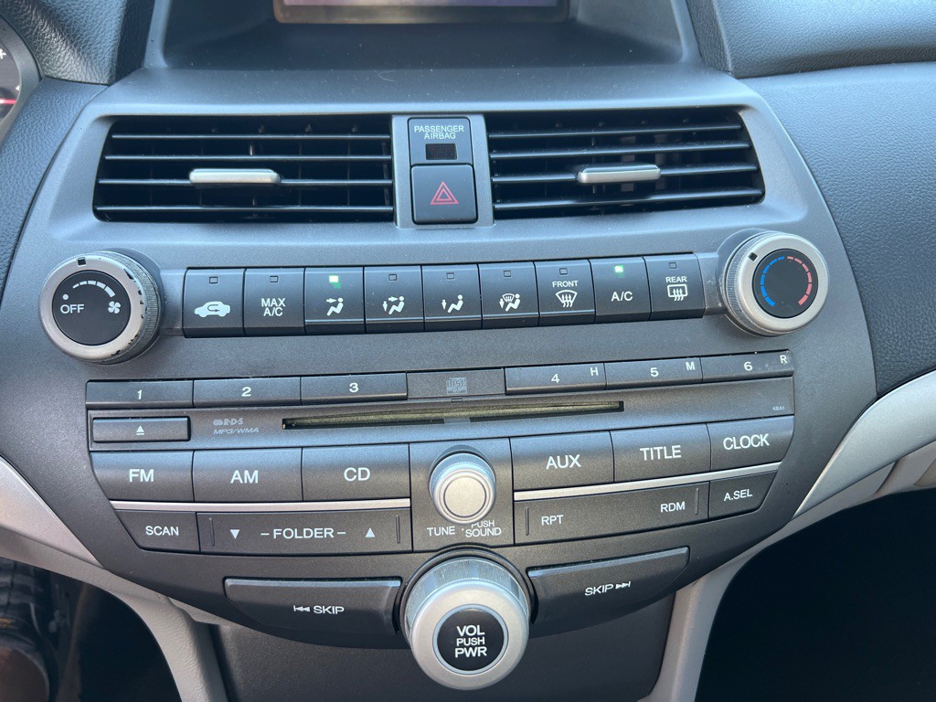 2011 Honda Accord Image 16
