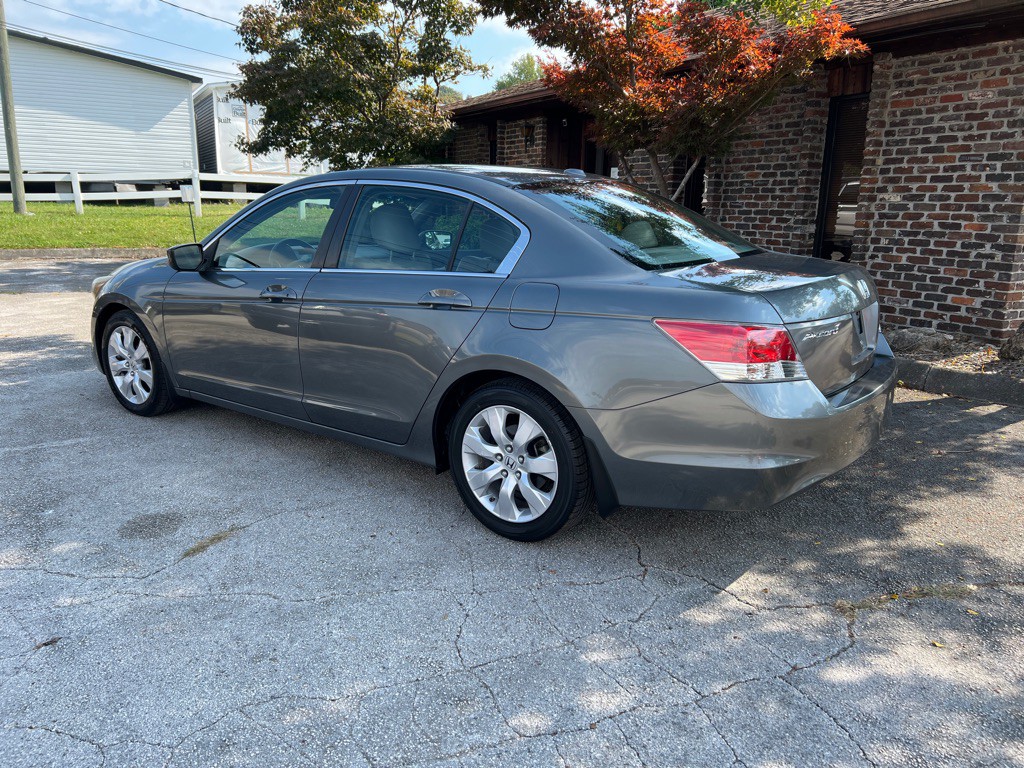 2009 Honda Accord Image 2