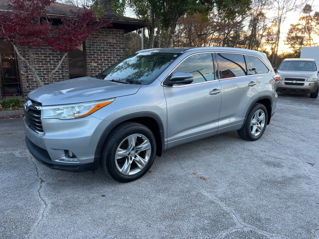 2015 Toyota Highlander Image 1