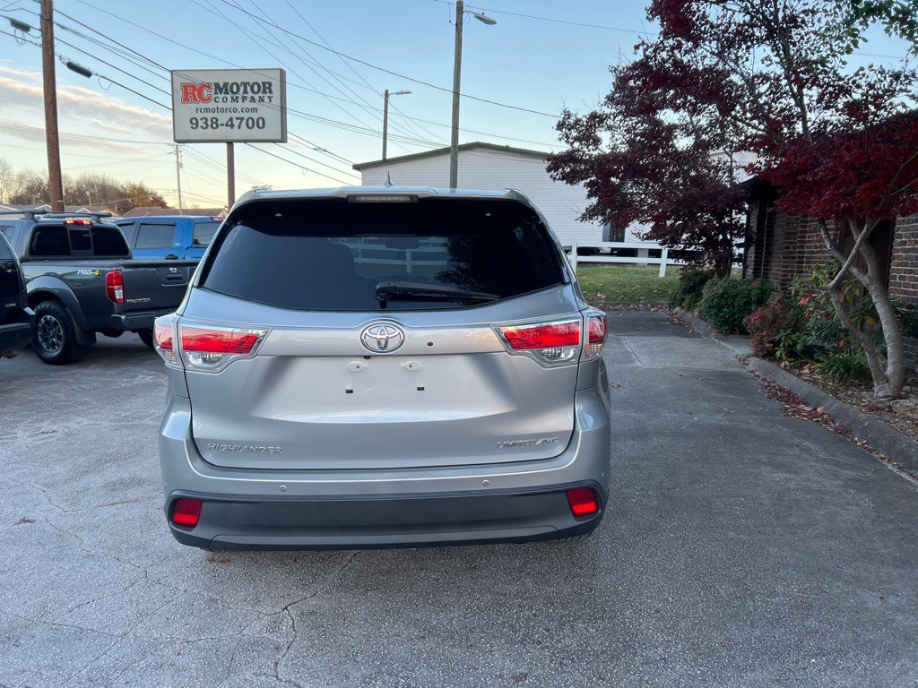 2015 Toyota Highlander Image 3