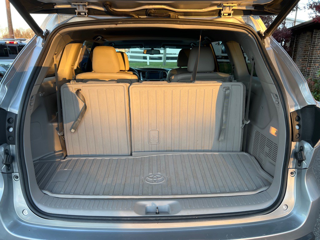 2015 Toyota Highlander Image 12