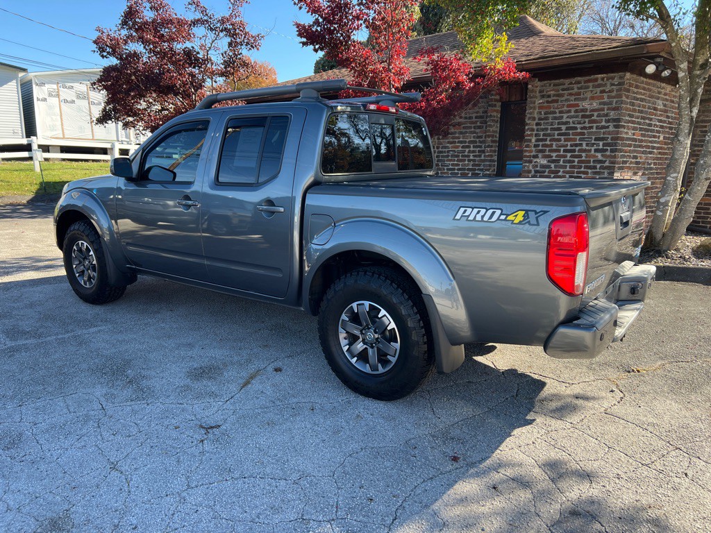 2017 Nissan Frontier Image 2
