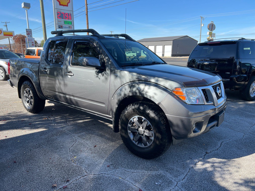 2017 Nissan Frontier Image 5
