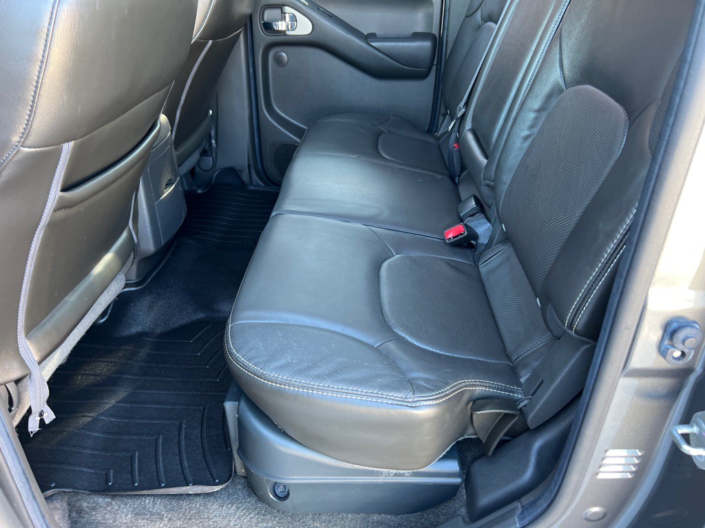 2017 Nissan Frontier Image 9