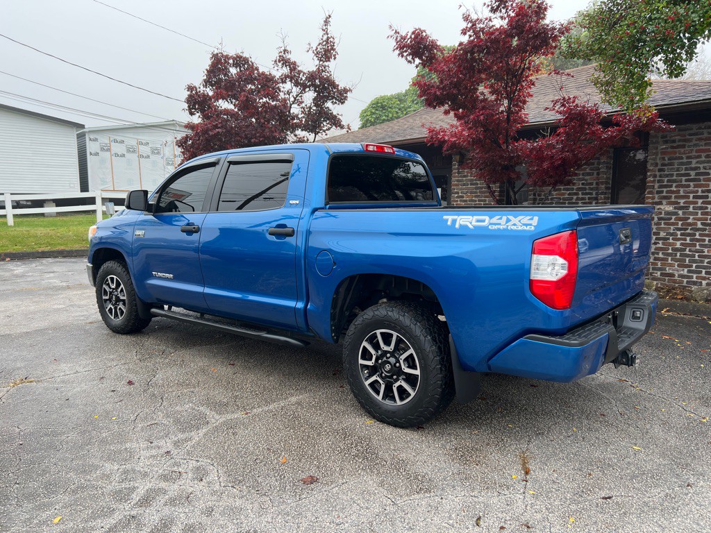 2017 Toyota Tundra Image 2