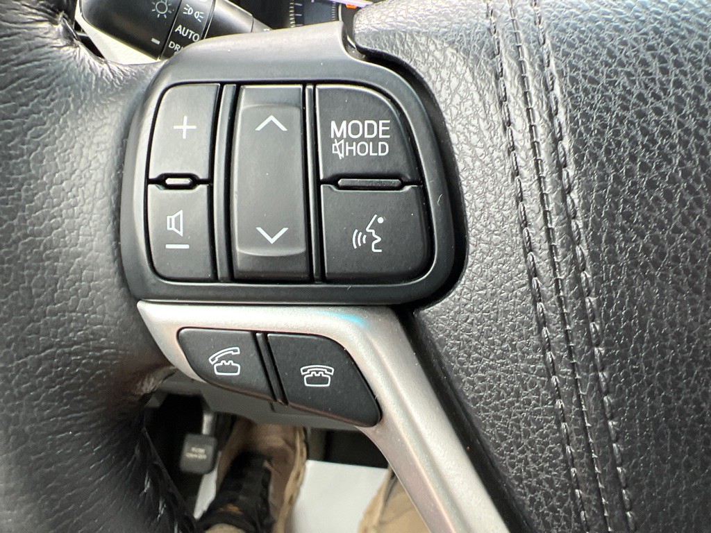 2016 Toyota Sienna Image 22