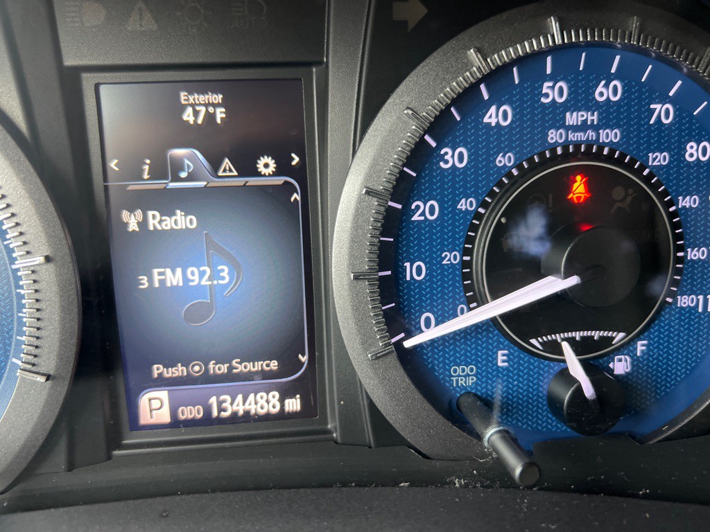 2016 Toyota Sienna Image 23