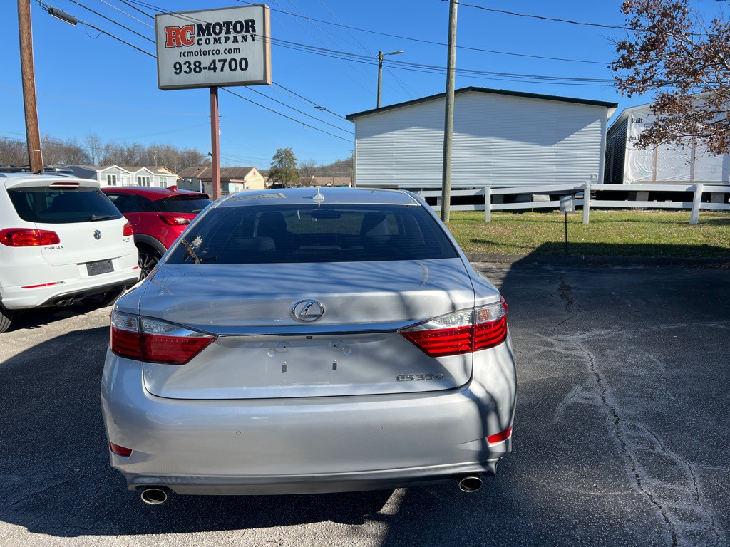 2013 Lexus ES Image 3