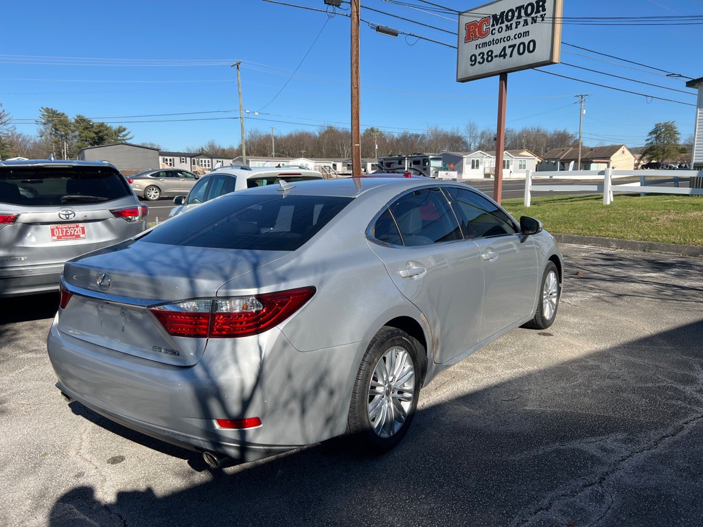2013 Lexus ES Image 4