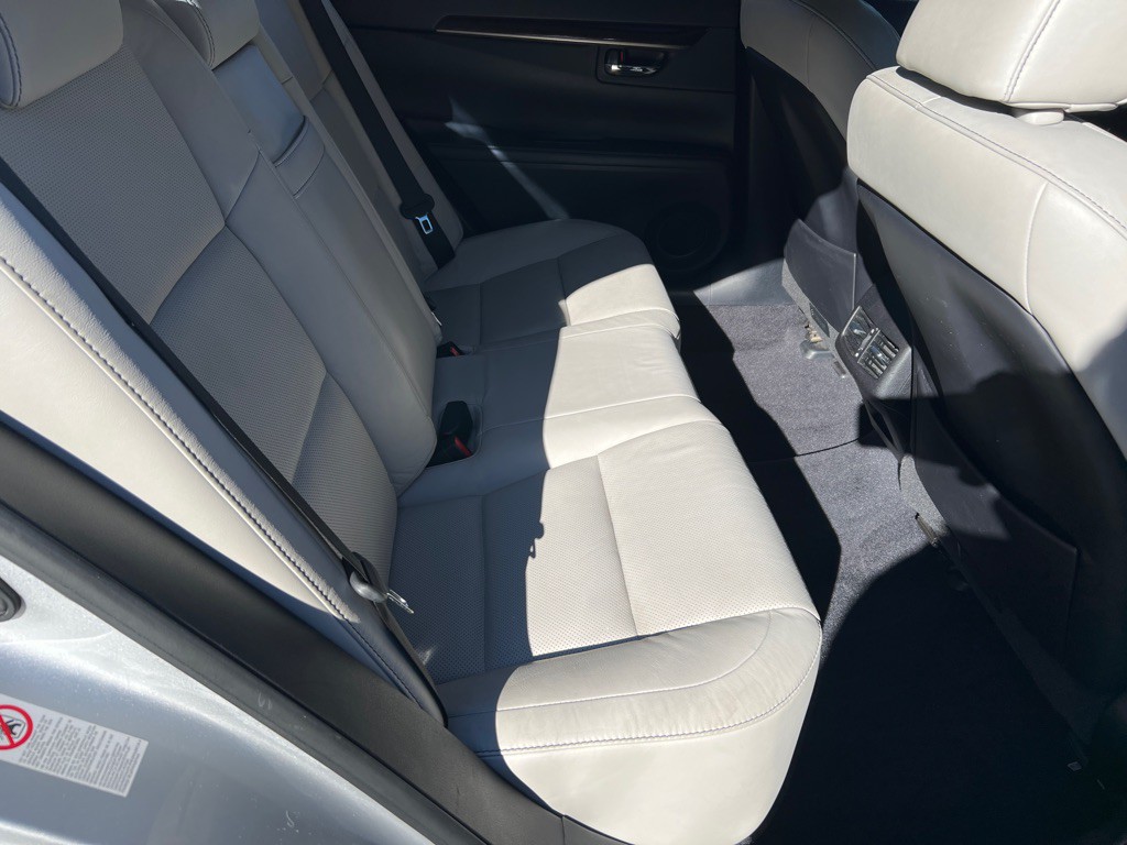 2013 Lexus ES Image 11