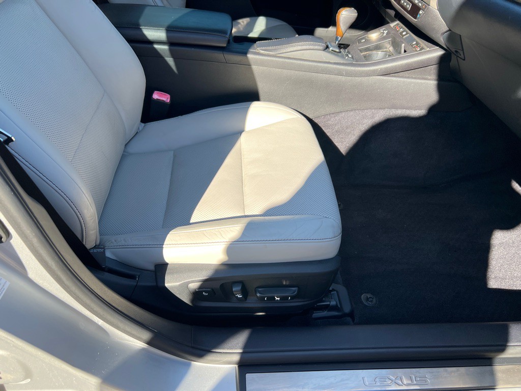2013 Lexus ES Image 12