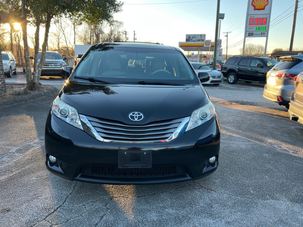 2013 Toyota Sienna Image 7