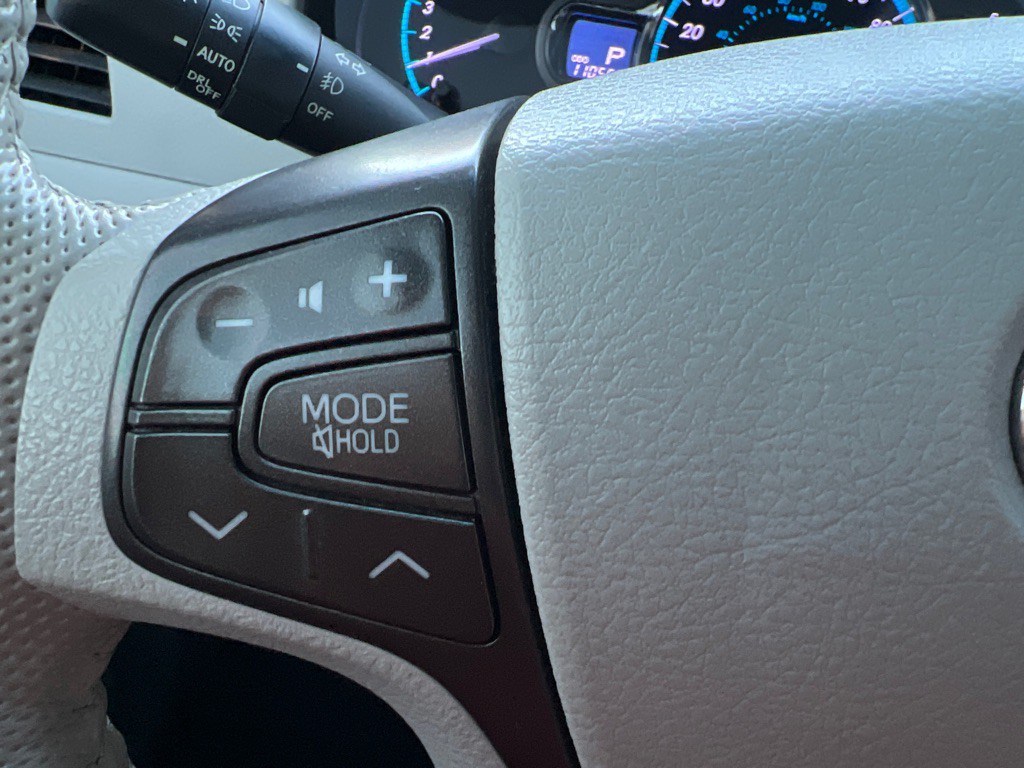 2013 Toyota Sienna Image 22