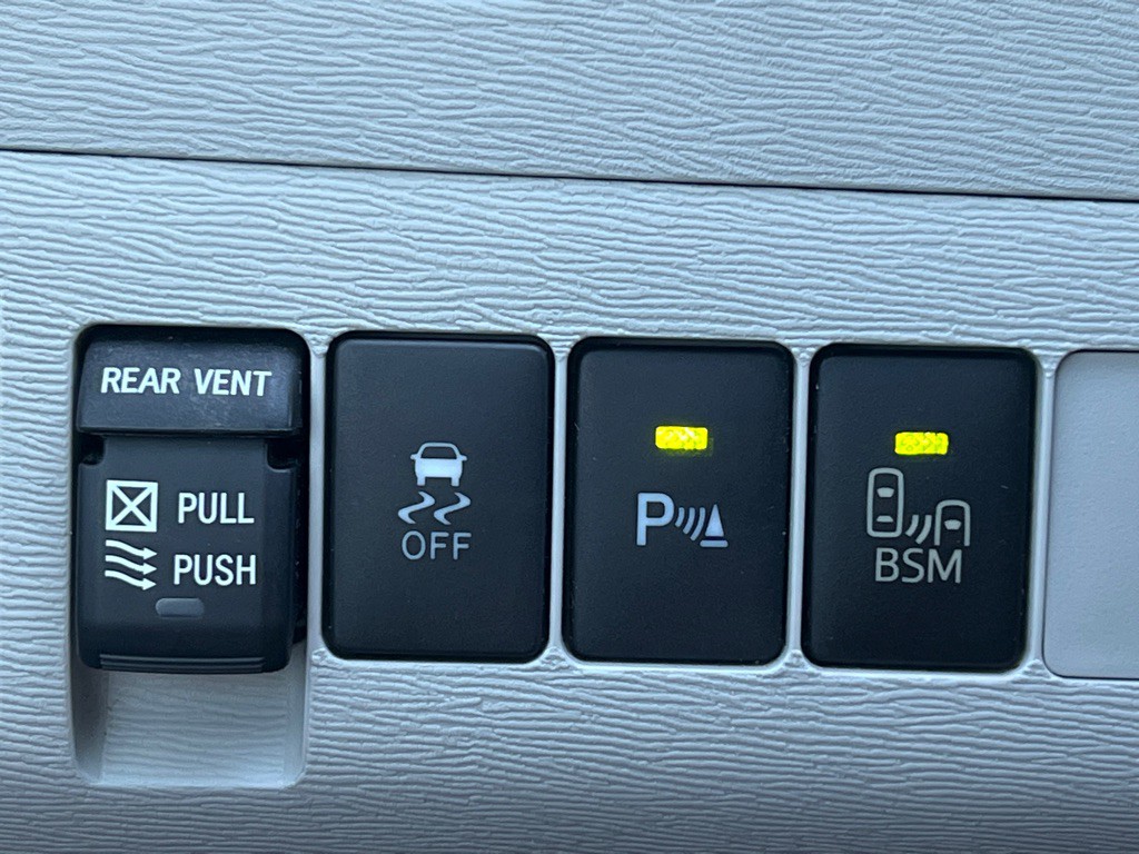 2013 Toyota Sienna Image 23