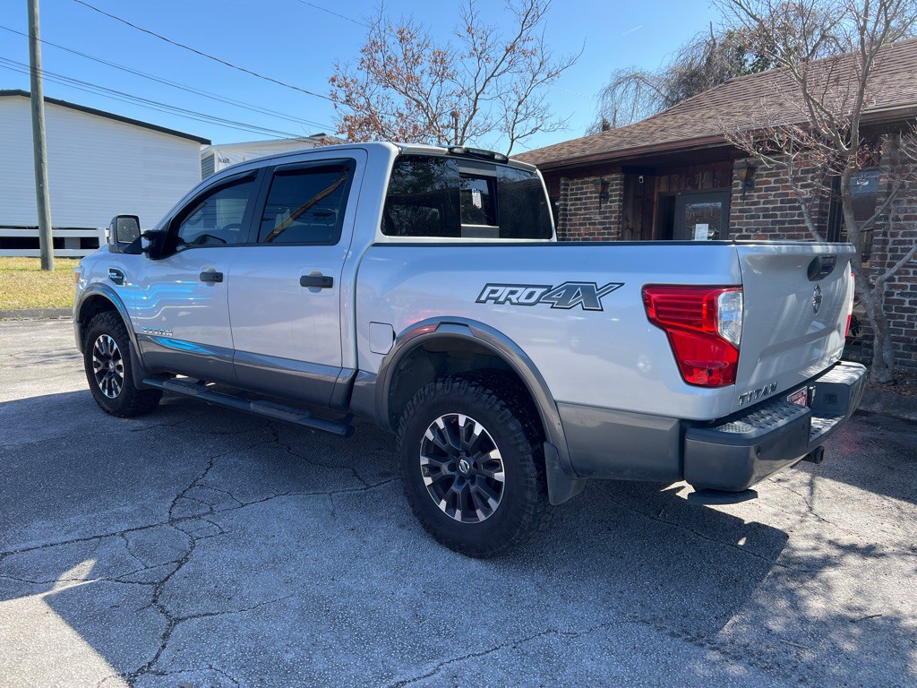 2017 Nissan Titan Image 2