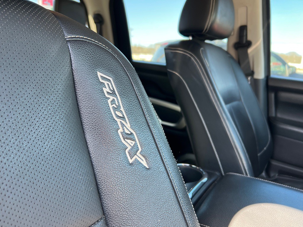 2017 Nissan Titan Image 13