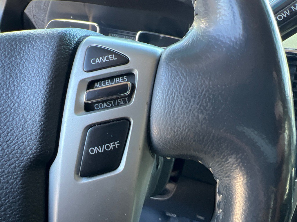 2017 Nissan Titan Image 14